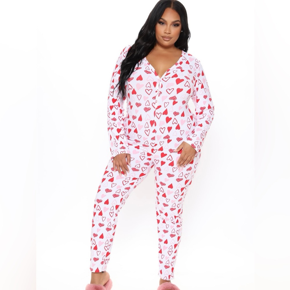 Fashion nova pj onesie 2X ❤️